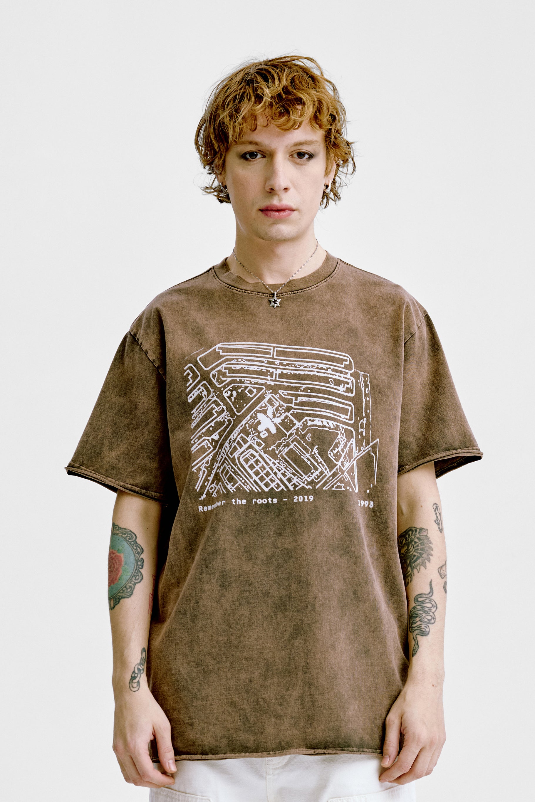 2019 Tee 'Washed Brown' in braun mit weißem Aufdruck