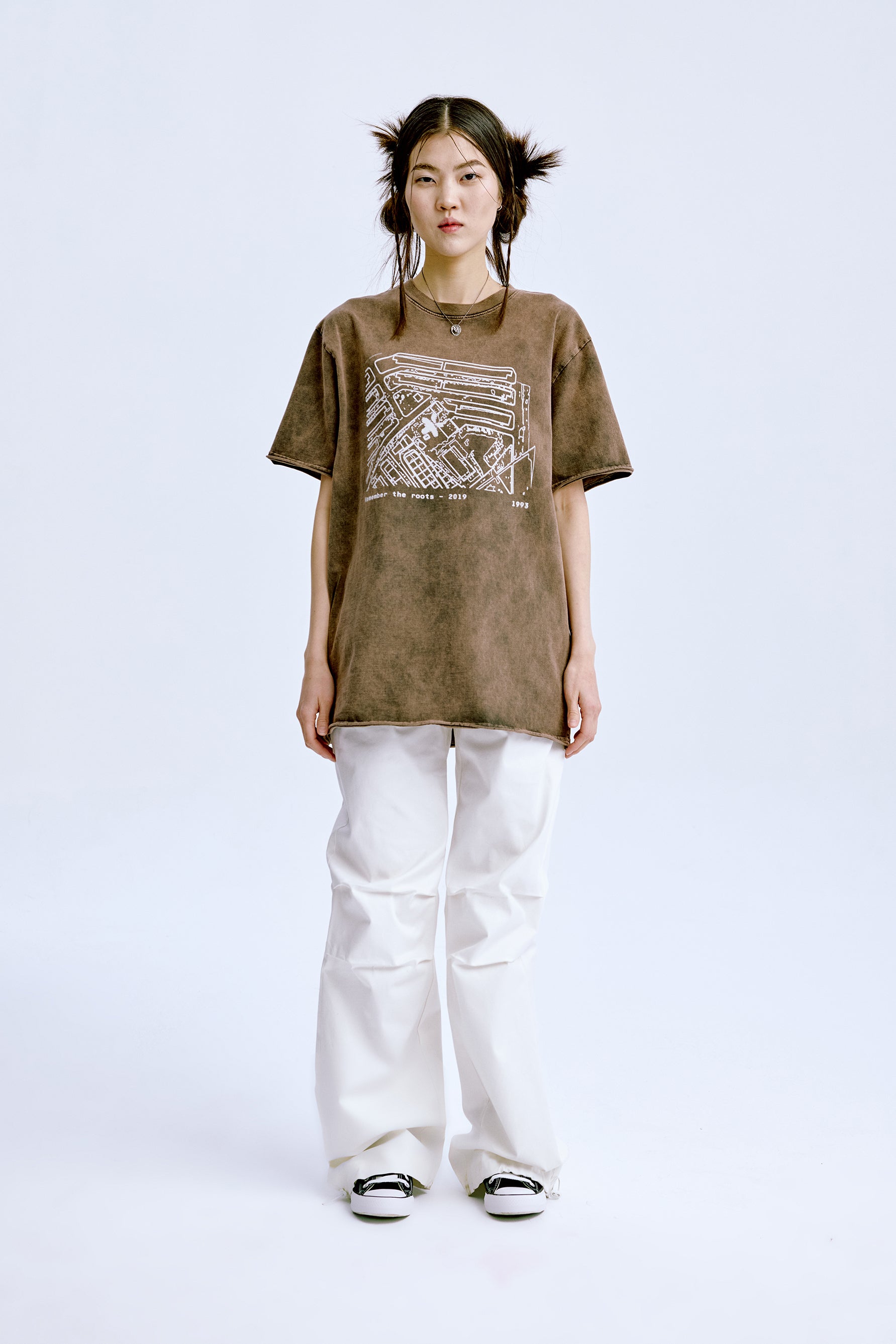 2019 Tee 'Washed Brown' in braun mit weißem Aufdruck