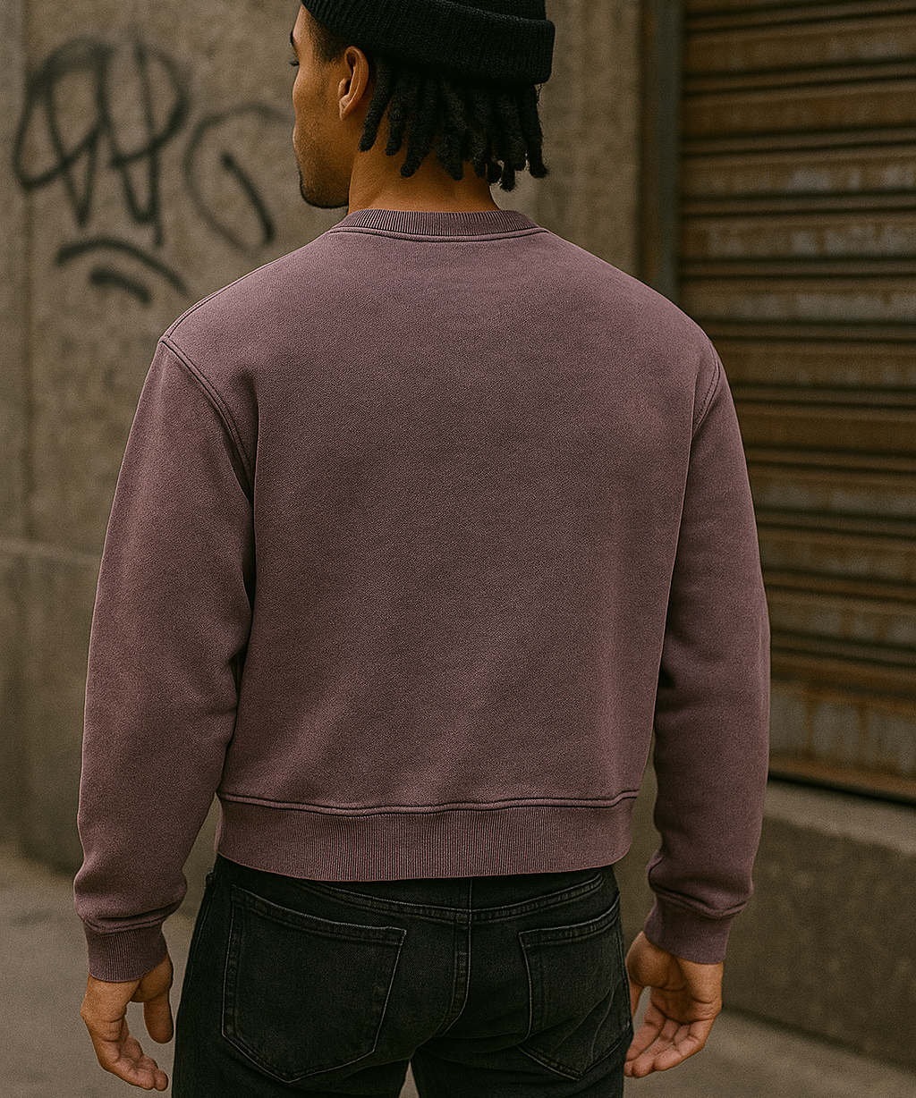 Lila Sweatshirt von Hinten