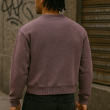 Lila Sweatshirt von Hinten