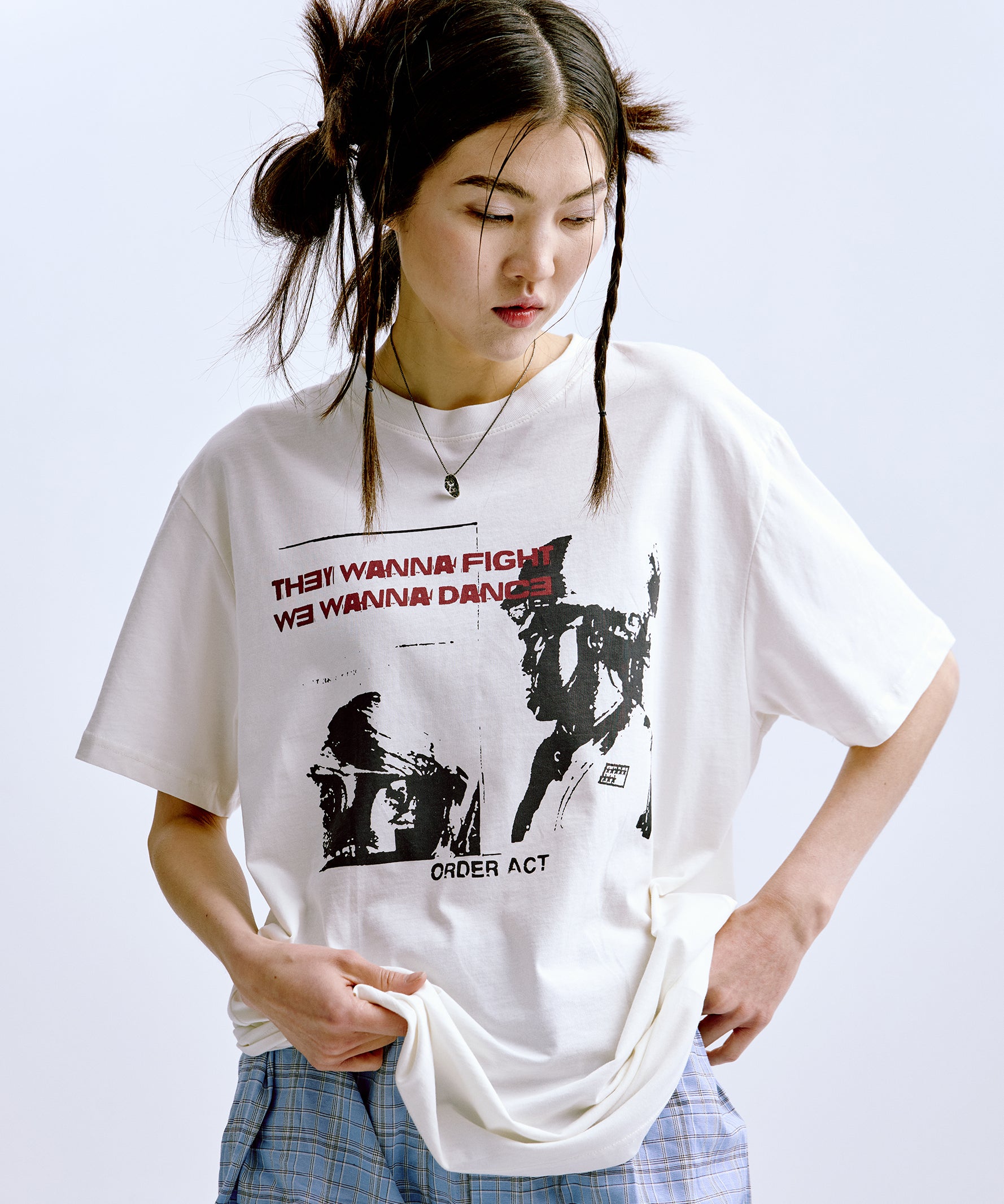 Swat Tee 'White'
They wanna Fight We Wanna Dance in rot  und Order Act in schwarz 